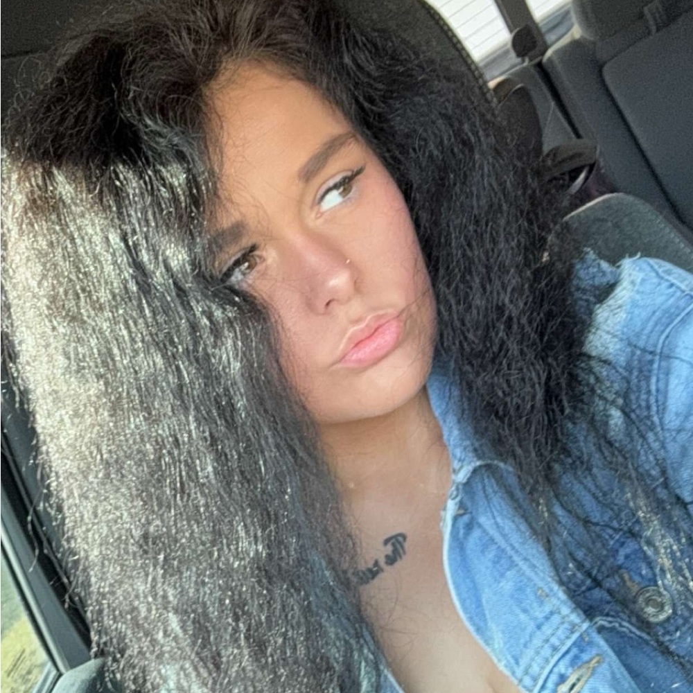 Meet your Posher, Lainie